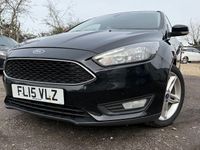 Begagnad Ford Focus Zetec 116 HK (85 kW) 2015 Svart Halvkombi