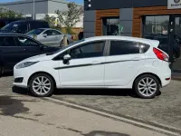 Begagnad Ford Fiesta Titanium 75 HK (55 kW) 2015 Vit Halvkombi