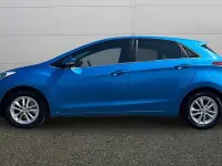Begagnad Hyundai i30 SE 110 HK (80 kW) 2016 Blå Halvkombi