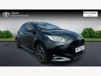 Second-hand Toyota Yaris Hybrid Design 2023 Negru Hatchback