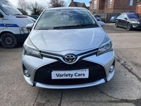 Used Toyota Yaris Design 99 HP (72 kW) 2016 Silver Hatchback