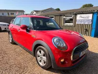 Used Mini ONE Hatch 102 HP (75 kW) 2017 Red Hatchback