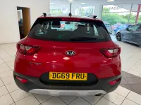 Used Kia Stonic 100 HP (73 kW) 2019 Red SUV