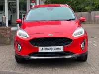 Begagnad Ford Fiesta Active 100 HK (73 kW) 2019 Röd Halvkombi