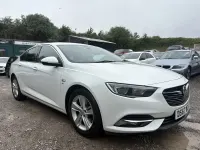 Used Vauxhall Insignia SRi 136 HP (100 kW) 2017 White Hatchback