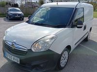 Second-hand Vauxhall Combo 90 CP (66 kW) 2015 Alb Monovolum
