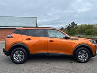 Begagnad Peugeot 2008 Active+ 100 HK (73 kW) 2023 Orange SUV