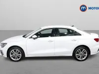 Begagnad Audi A3 Sport 150 HK (110 kW) 2023 Vit Sedan
