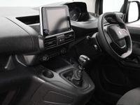 Used Peugeot Partner 100 HP (73 kW) 2022 White MPV