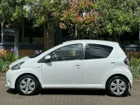 Used Toyota Aygo 68 HP (50 kW) 2012 White Hatchback