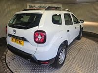 Used Dacia Duster Essentiel 100 HP (73 kW) 2021 White Hatchback