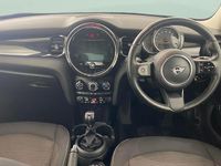 Begagnad Mini Cooper Classic 136 HK (100 kW) 2022 Grå Halvkombi