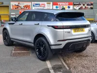 Käytetty Land Rover Range Rover evoque SE 2020 Hopea Katumaasturi