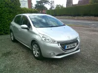 Gebraucht Peugeot 208 2015 Silber Kleinwagen