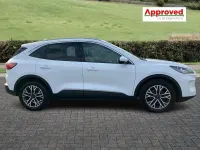 Begagnad Ford Kuga Titanium 2021 Vit SUV