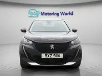 Second-hand Peugeot e-2008 Allure+ 100 kW (136 CP) 2022 SUV