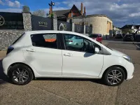 Used Toyota Yaris 99 HP (72 kW) 2014 White Hatchback