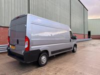 Usado Citroën Relay 140 HP (102 kW) 2023 Cinzento Van