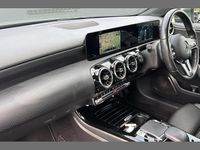 Begagnad Mercedes A180 113 HK (83 kW) 2018 Grå Halvkombi