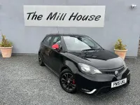 Begagnad MG MG3 2015 Svart Halvkombi