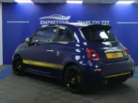Begagnad Abarth 595 70th Anniversary 165 HK (121 kW) 2021 Blå Halvkombi