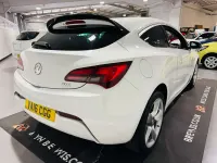 Second-hand Vauxhall Astra GTC SRi 140 CP (102 kW) 2016 Alb Coupe