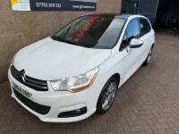 Used Citroën C4 SELECTION 114 HP (83 kW) 2014 White Hatchback