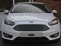 Used Ford Focus Titanium 125 HP (91 kW) 2016 White Hatchback