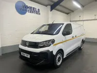 Used Vauxhall Vivaro 150 HP (110 kW) 2024 White MPV
