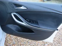 Used Vauxhall Astra 2018 White Estate