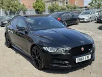Usado Jaguar XE R-Sport 180 HP (132 kW) 2016 Preto Sedan
