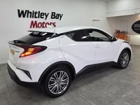 Used Toyota C-HR 122 HP (89 kW) 2022 White SUV