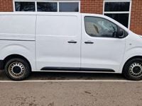 Used Vauxhall Vivaro S 100 HP (73 kW) 2021 White MPV