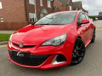 Used Vauxhall Astra GTC 280 HP (205 kW) 2014 Red Hatchback