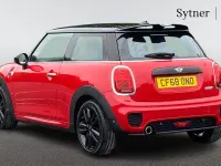 Used Mini Cooper Hatch 134 HP (98 kW) 2018 Red Hatchback