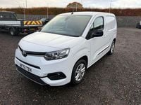 Used Toyota Proace Design 120 HP (88 kW) 2022 White MPV