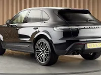Used Porsche Macan 380 HP (279 kW) 2021 Jet black SUV