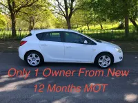 Used Vauxhall Astra 2011 White Hatchback