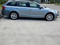 Usado Skoda Octavia Elegance 2013 Gris Familiar