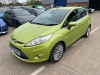 Begagnad Ford Fiesta Titanium 94 HK (69 kW) 2009 Grön Halvkombi