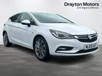 Used Vauxhall Astra S 150 HP (110 kW) 2019 White Hatchback