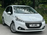 Used Peugeot 208 Allure 2016 White Hatchback