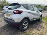 Usado Renault Captur Play 90 HP (66 kW) 2019 Prateado SUV