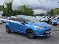 Używany Ford Fiesta Titanium 2009 Niebieski Hatchback