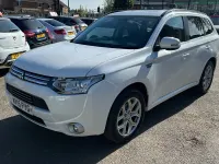 Used Mitsubishi Outlander P-HEV 2015 White Estate