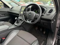 Used Renault Scénic IV Dynamique 130 HP (95 kW) 2017 Multicolour MPV