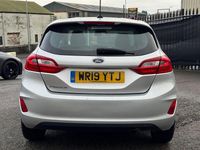 Used Ford Fiesta Zetec 100 HP (73 kW) 2019 Silver Hatchback