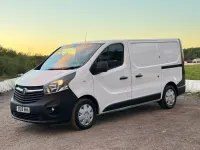 Second-hand Vauxhall Vivaro 120 CP (88 kW) 2019 Alb Monovolum