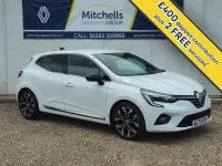 Used Renault Clio Techno 145 HP (106 kW) 2023 Glacier white  Hatchback