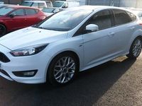 Used Ford Focus ST-Line 125 HP (91 kW) 2016 White Hatchback